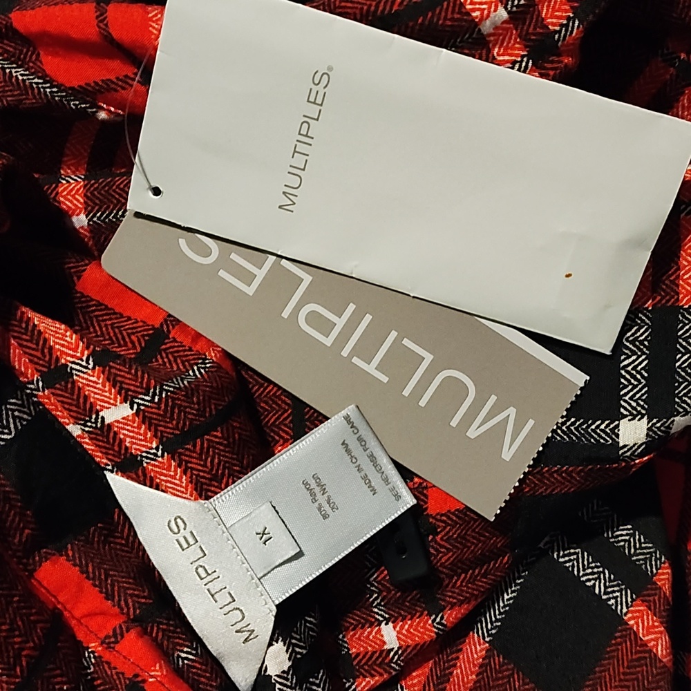 Multiples women's red, white & black gingham size 1XL top - Picture 17 of 17